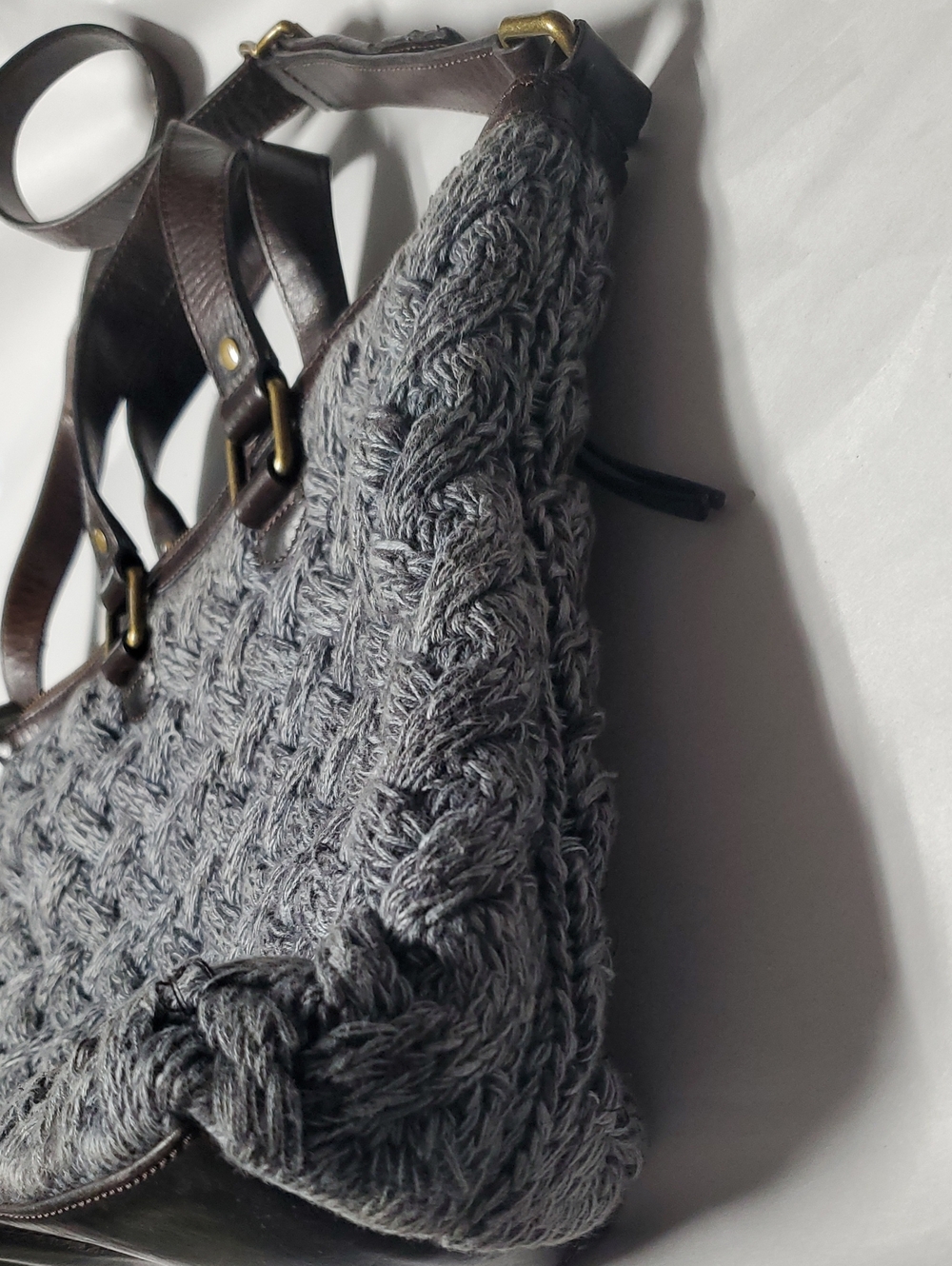UGG Gray Knit & Brown Leather Cross-Body Bag Chunky Knit Purse Travel - Picture 4 of 13